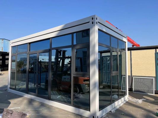 Luxury Prefab Villa Container House Con Finestre In Aluminio E Design Moderno