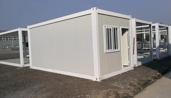 Luxury Prefab Villa Container House Con Finestre In Aluminio E Design Moderno