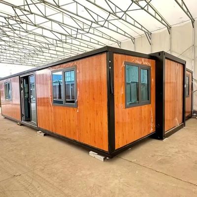 Case con contenitori pieghevoli di design moderno e prefabbricate per uso temporaneo